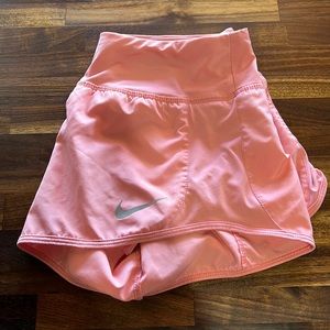 Women’s Dry-Fit Tempo Running shorts